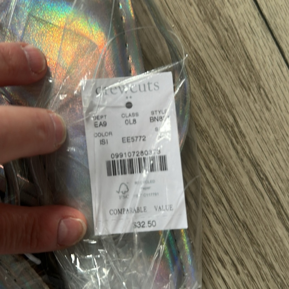 J Crew crew cuts NWT easy summer Holographic Flip Flops silver big kids size 5 - Picture 3 of 9